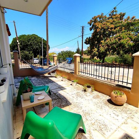 Gaia Guest House Peraía エクステリア 写真